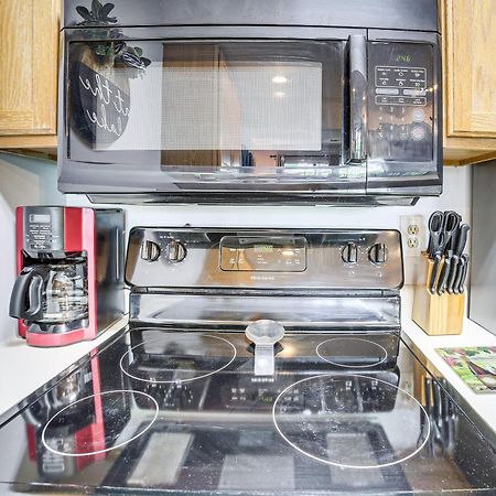 Reed Springs Condo With Furnished Deck And Pool Access Reeds Spring Eksteriør billede