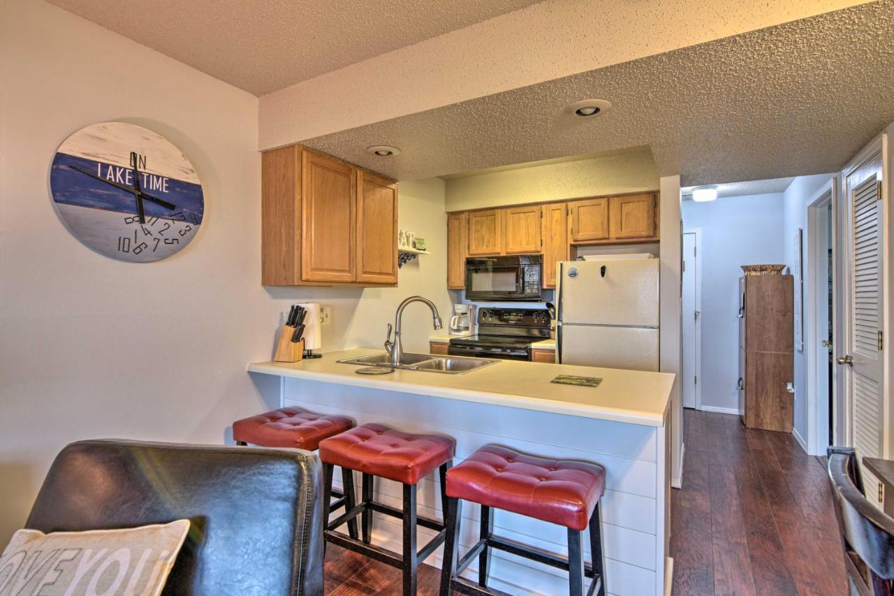 Reed Springs Condo With Furnished Deck And Pool Access Reeds Spring Eksteriør billede