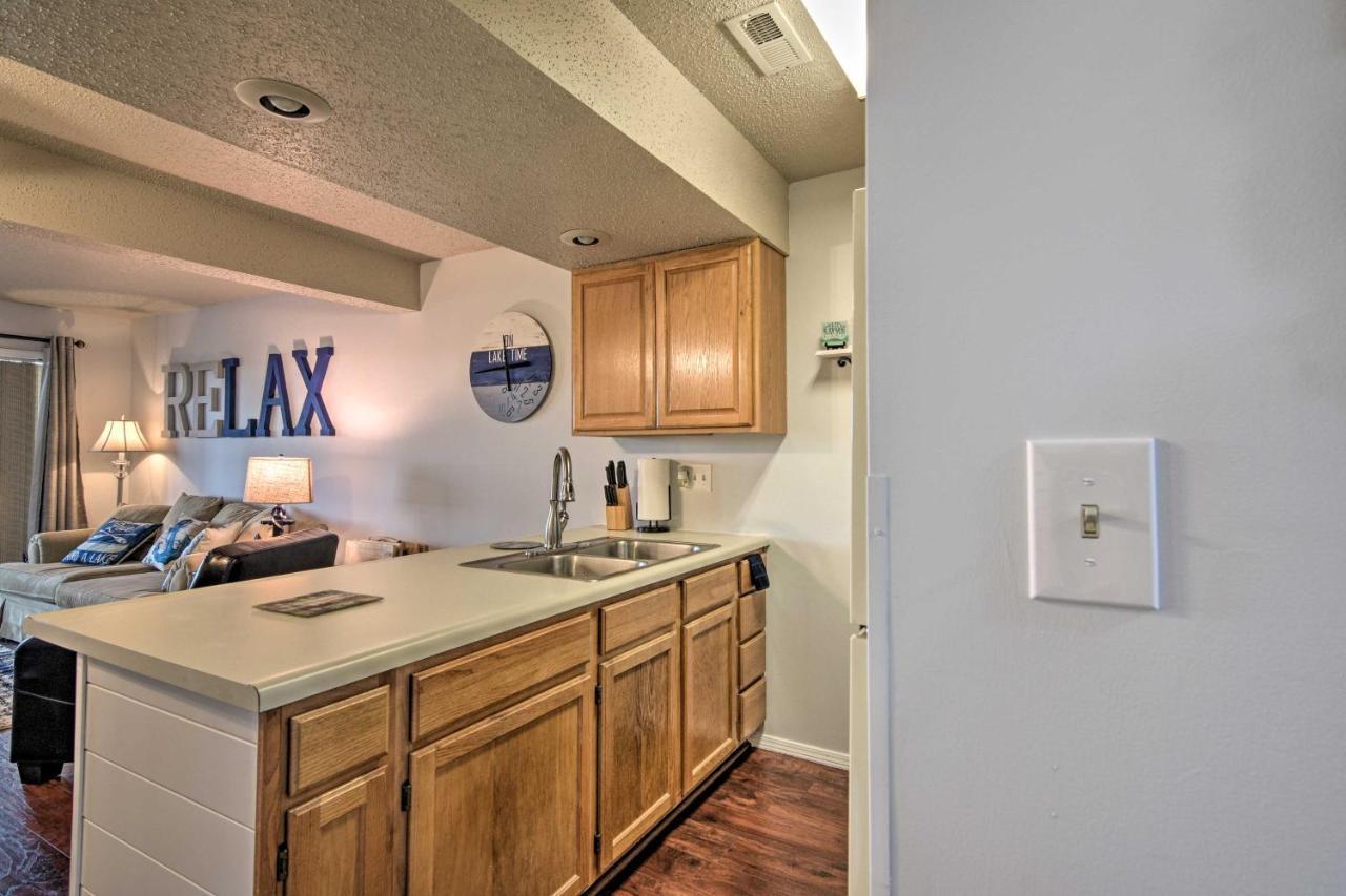 Reed Springs Condo With Furnished Deck And Pool Access Reeds Spring Eksteriør billede