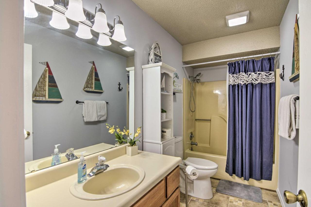 Reed Springs Condo With Furnished Deck And Pool Access Reeds Spring Eksteriør billede