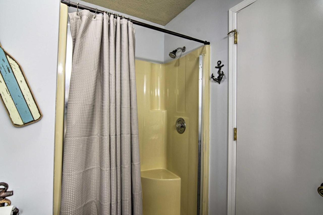 Reed Springs Condo With Furnished Deck And Pool Access Reeds Spring Eksteriør billede