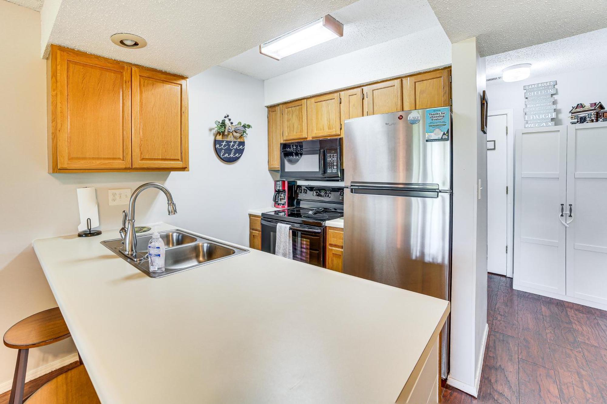 Reed Springs Condo With Furnished Deck And Pool Access Reeds Spring Eksteriør billede