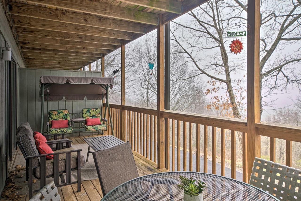 Reed Springs Condo With Furnished Deck And Pool Access Reeds Spring Eksteriør billede