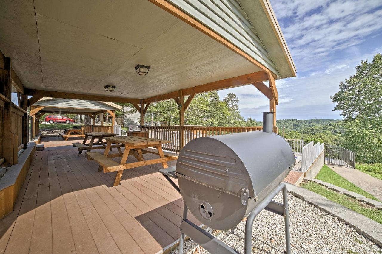 Reed Springs Condo With Furnished Deck And Pool Access Reeds Spring Eksteriør billede