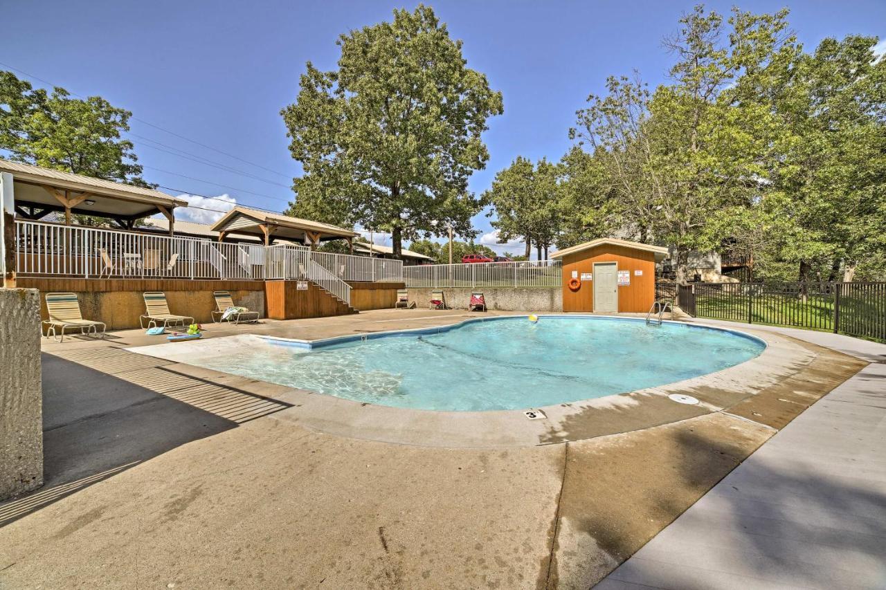 Reed Springs Condo With Furnished Deck And Pool Access Reeds Spring Eksteriør billede