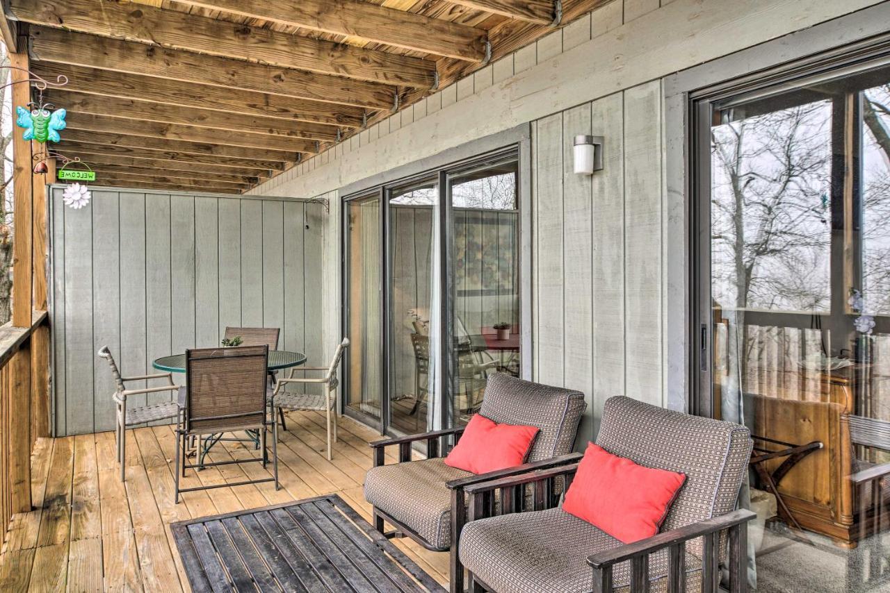 Reed Springs Condo With Furnished Deck And Pool Access Reeds Spring Eksteriør billede